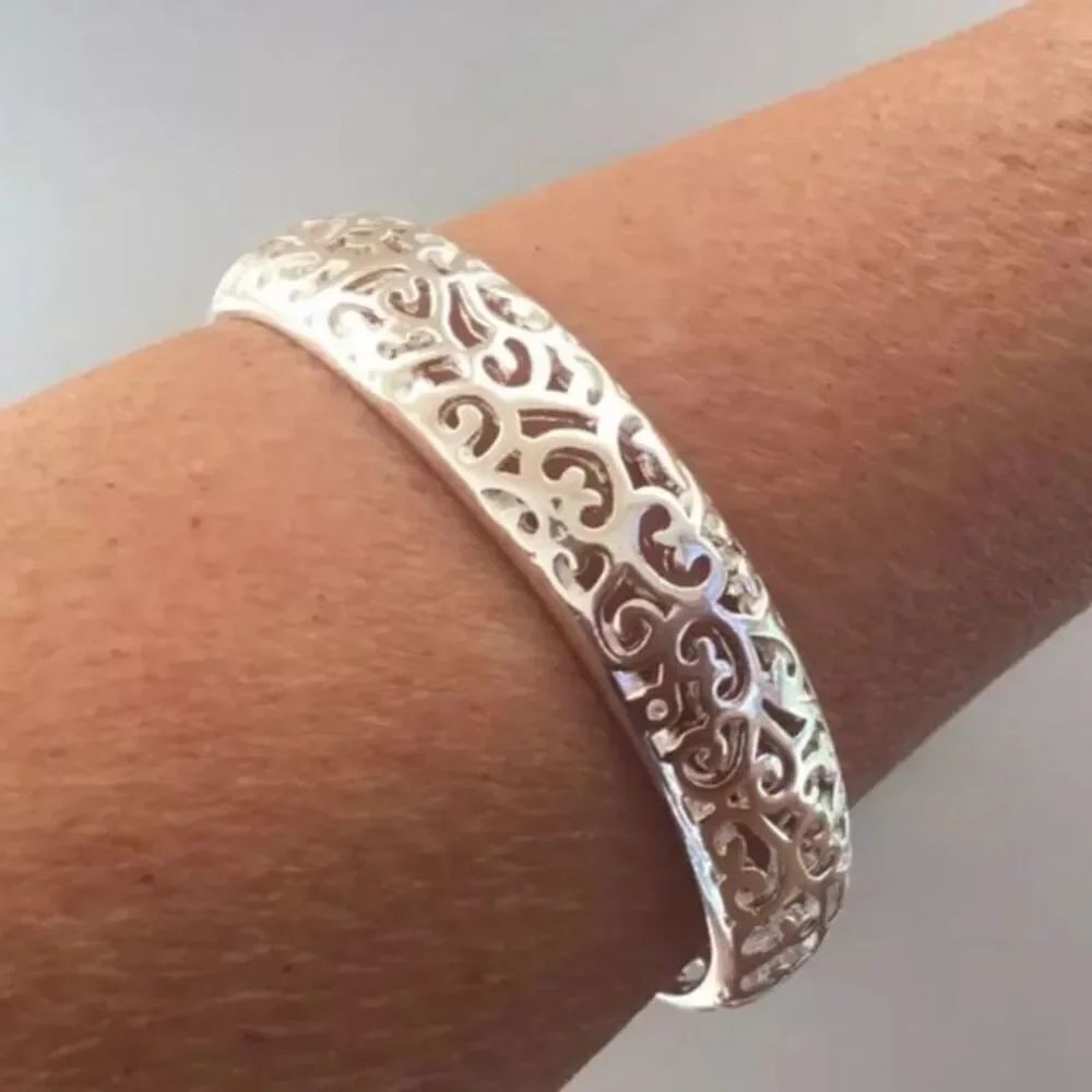 The Boho Heart open bangle bracelets in 925